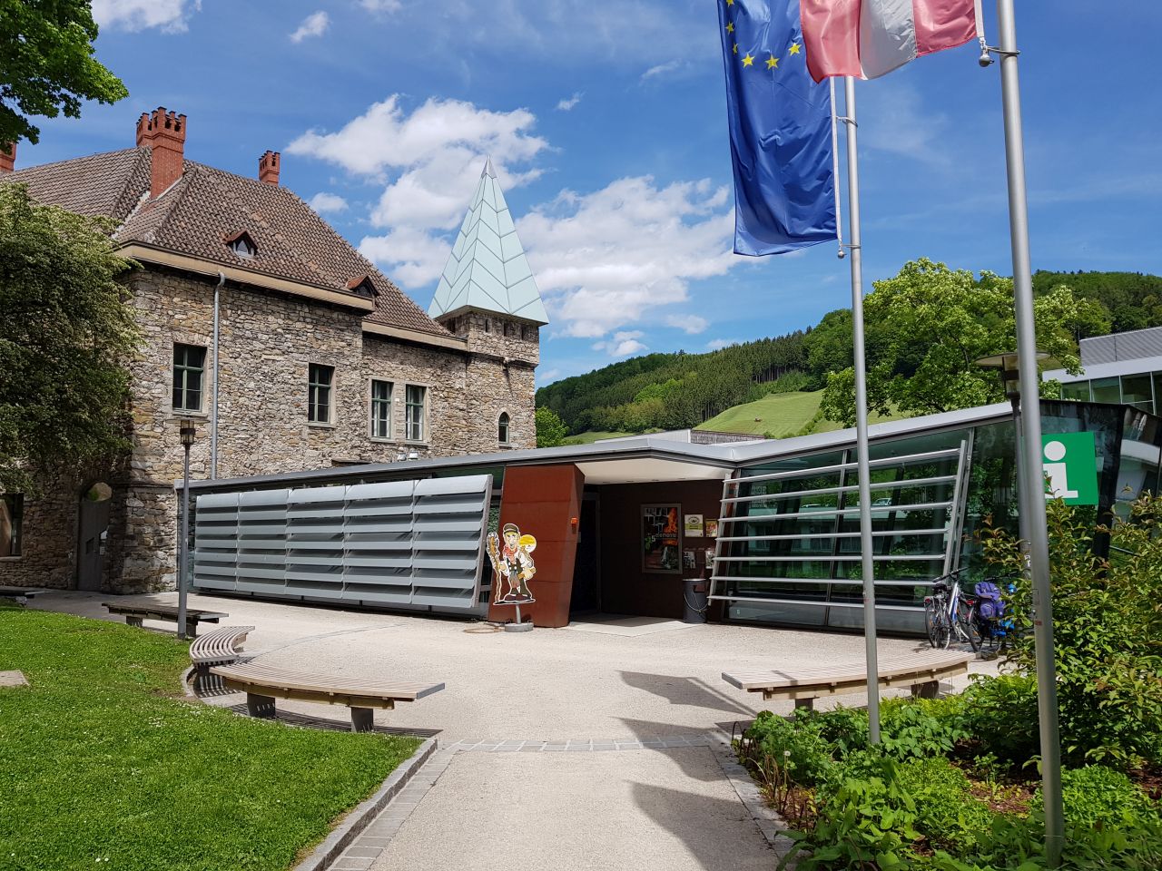 Eingangsbereich zum Schloss Rothschild